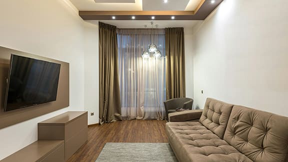 What Color Curtains Go With Grey Walls And Brown Furniture